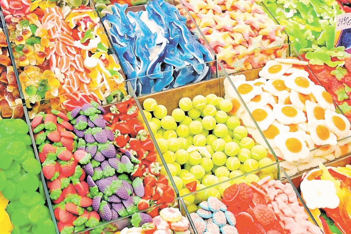 Hombre de 76 años es acusado de envenenar a niños con caramelos sedantes en campamento de verano en Reino Unido