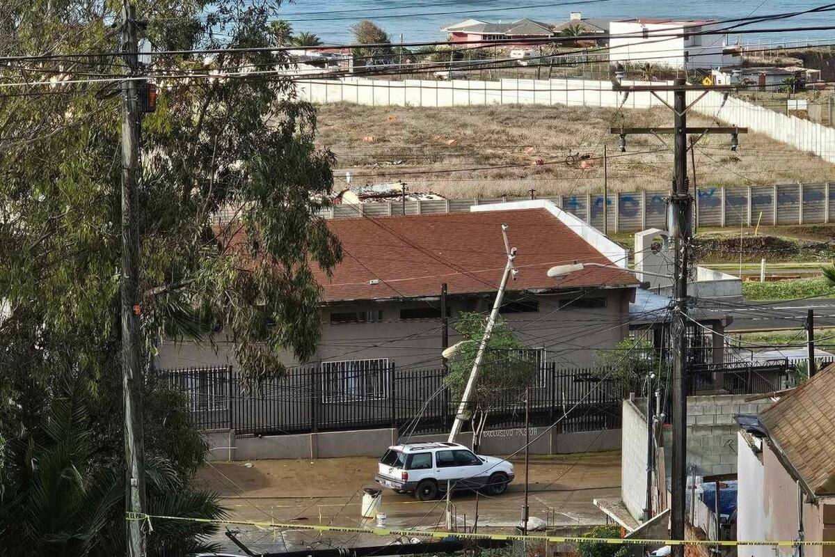 Dejan lluvias sin luz a 2 colonias de Rosarito