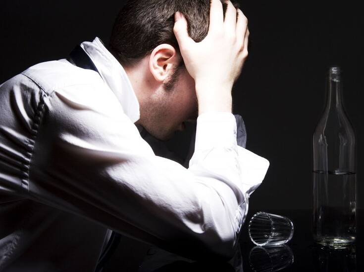 Aumentan recaídas de alcohólicos durante el verano