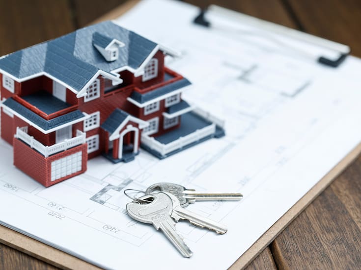 ¿Se puede adueñar un inquilino de una vivienda tras 10 años de renta? Esto dice la ley