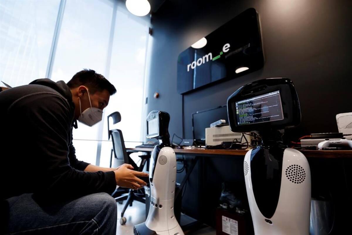 Robot mexicano ayuda a combatir la pandemia