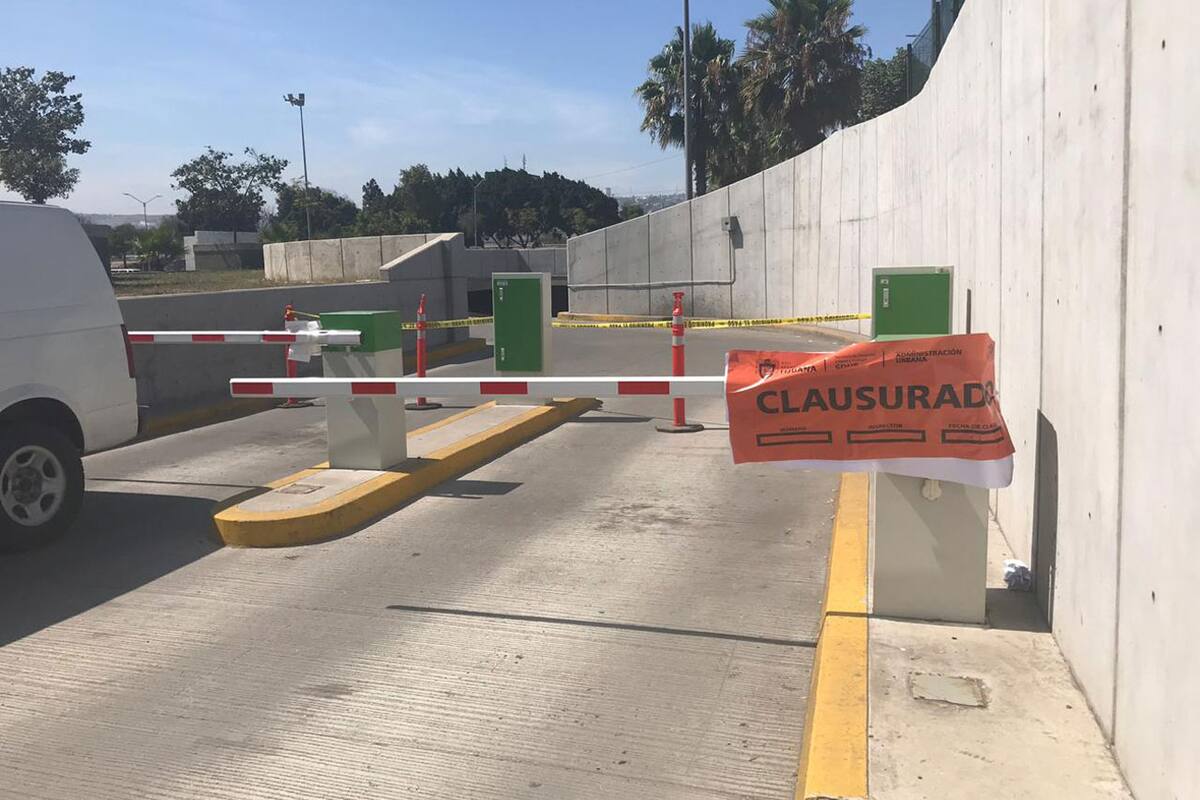 Clausuran estacionamiento subterráneo de Palacio Municipal