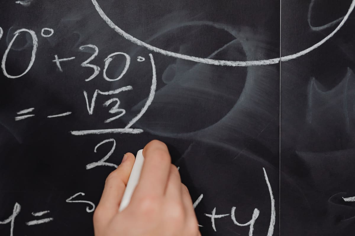 Los cimientos de la física moderna: cómo la cuántica y la relatividad influyen en nuestra vida diaria