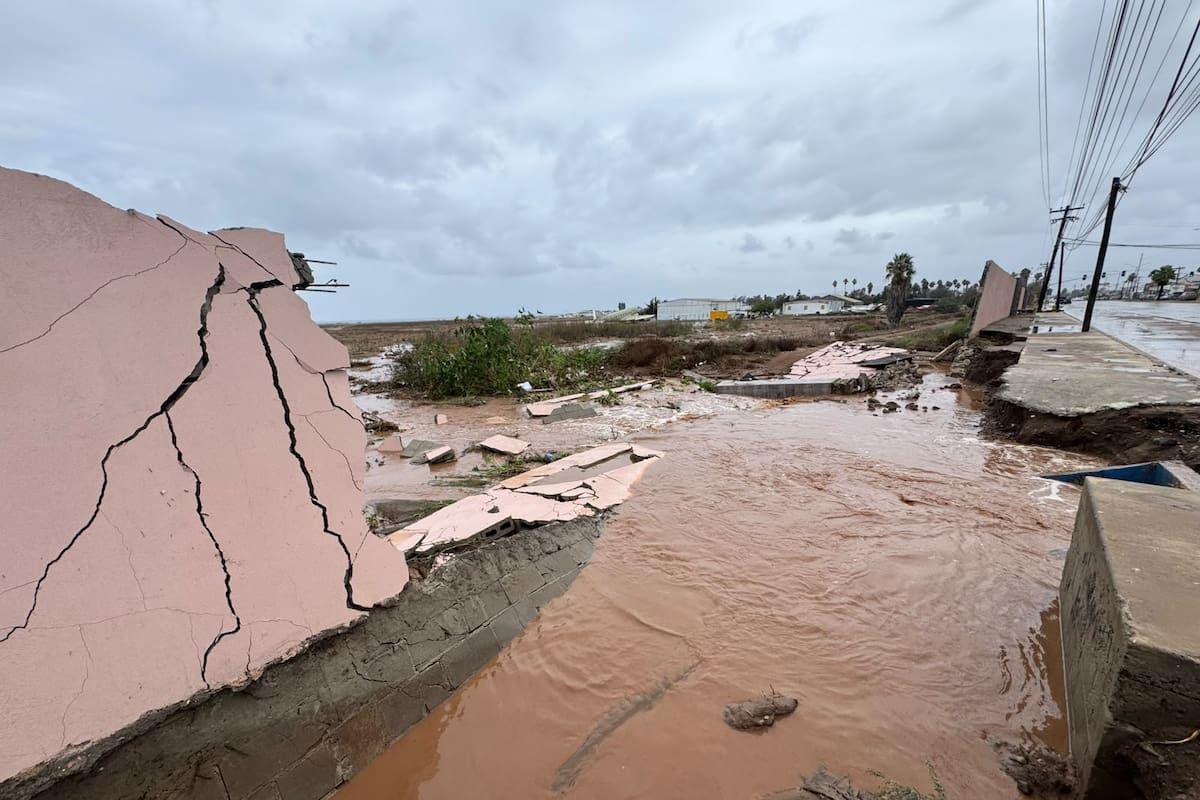 Colapsan dos tramos de la barda de la Base Aérea Militar de El Ciprés