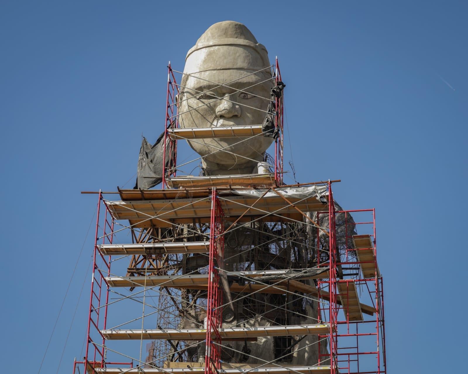 El proyecto del Cocinero Chino está previsto para concluir el próximo 31 de diciembre, luego de varias prórrogas de entrega y sanciones al artista. Así va el avance del monumento. (Foto: Javier Gallegos)