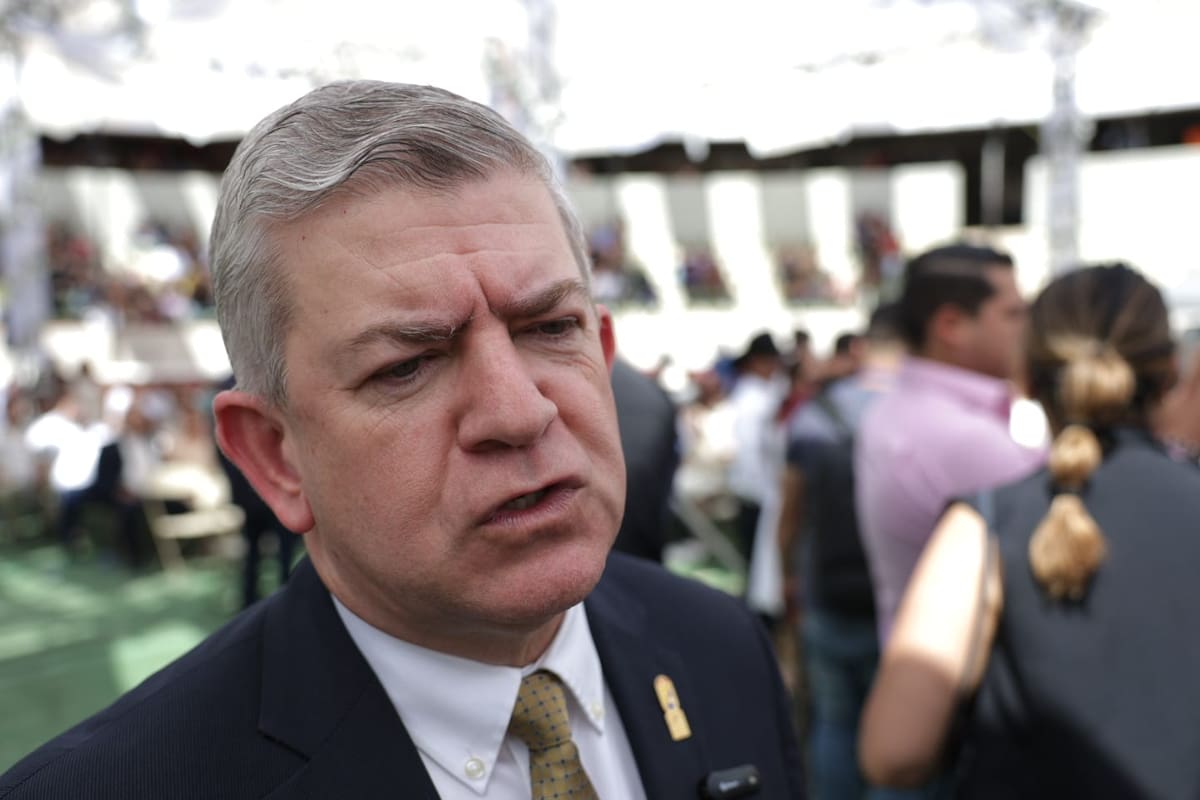 Investigarán a policías videograbados solicitando dádivas