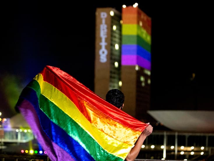 2025 fue un año de quiebre para la salud mental de juventudes LGBTQ+, un informe internacional revela alzas preocupantes en ansiedad, depresión e ideación suicida en medio de discursos hostiles, retrocesos políticos y un entorno que redujo sus espacios seguros