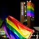 2025 fue un año de quiebre para la salud mental de juventudes LGBTQ+, un informe internacional revela alzas preocupantes en ansiedad, depresión e ideación suicida en medio de discursos hostiles, retrocesos políticos y un entorno que redujo sus espacios seguros
