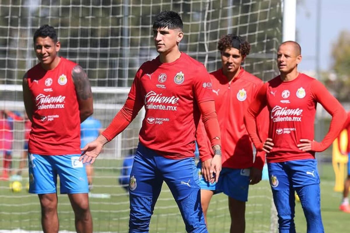 Alan Pulido retrasa su debut con Chivas y no jugará ante Tigres