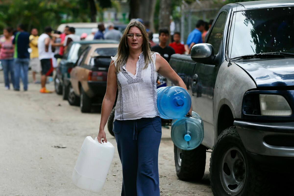 Venezolanos buscan en Brasil medicinas y refugio