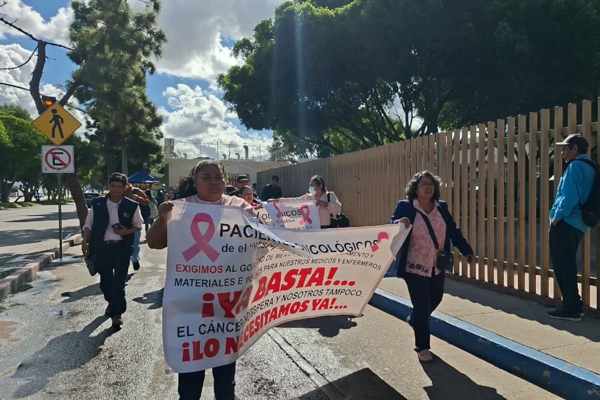 Pacientes con cáncer protestan por desabasto de medicamentos en Tijuana