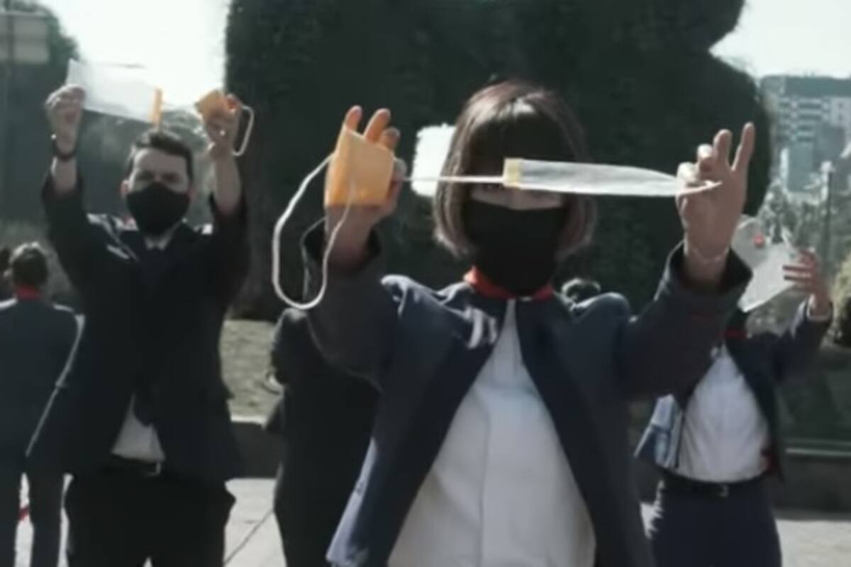 VIDEO: Empleados de aerolínea protestan a ritmo de Michael Jackson