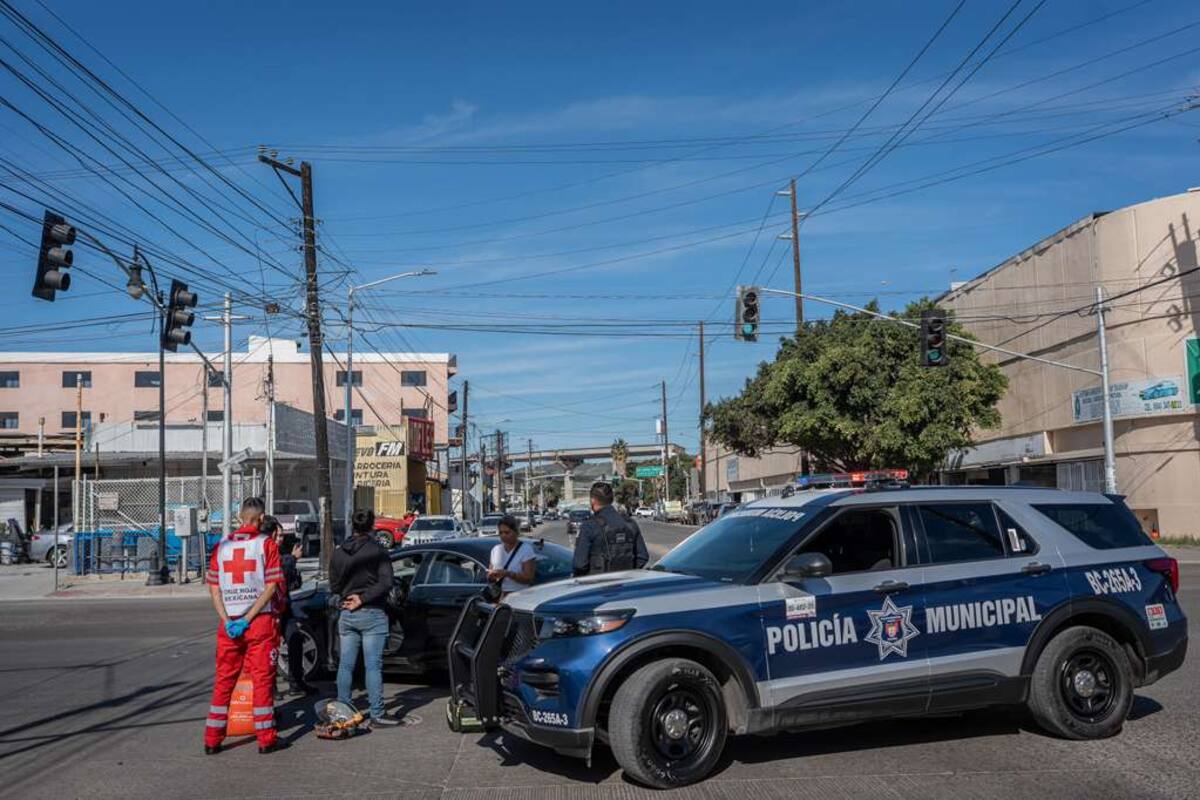 Motociclista resulta lesionado en accidente vial en la Zona Centro de Tijuana