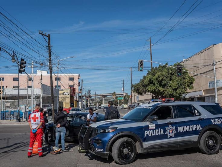 Motociclista resulta lesionado en accidente vial en la Zona Centro de Tijuana
