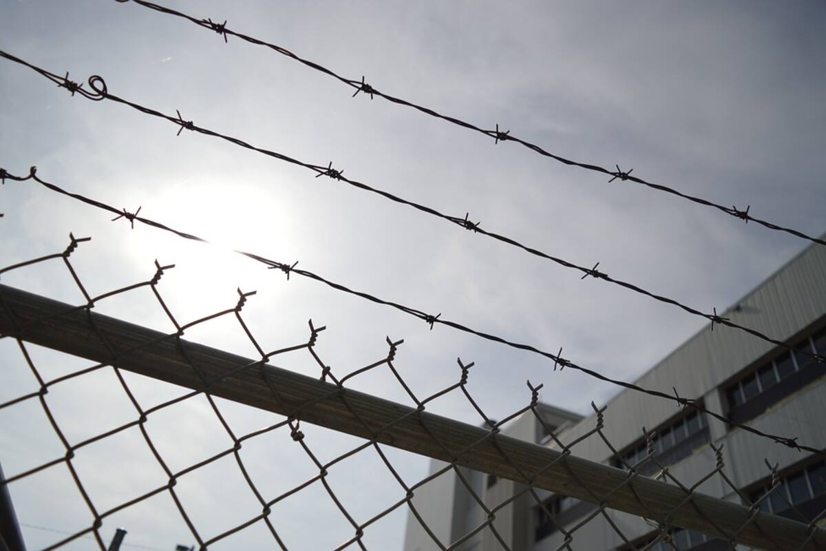 3 adolescentes con sentenciados a 15 de cárcel por asesinato en Egipto