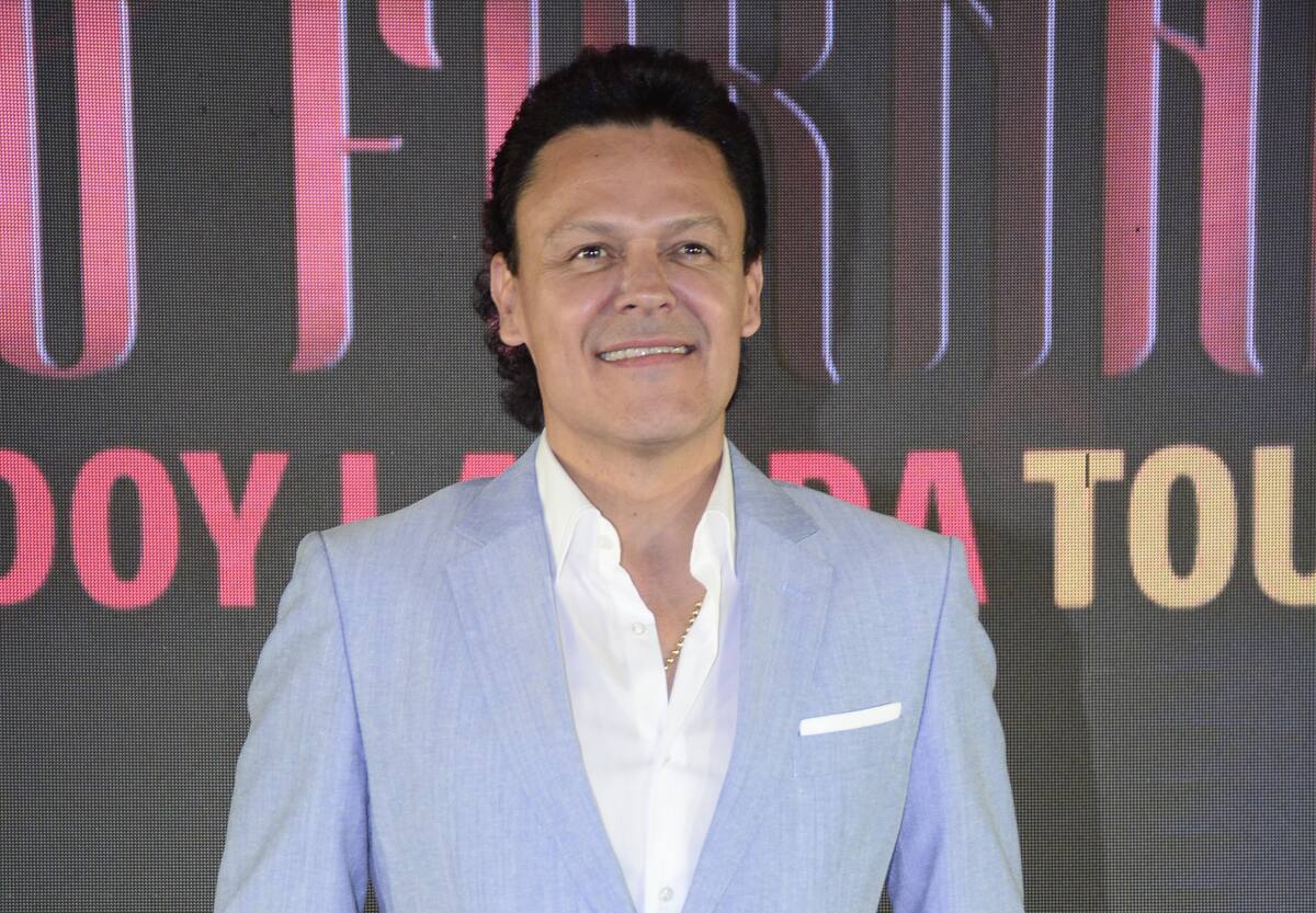 Pedro Fernández promociona su nuevo álbum Te doy la vida.