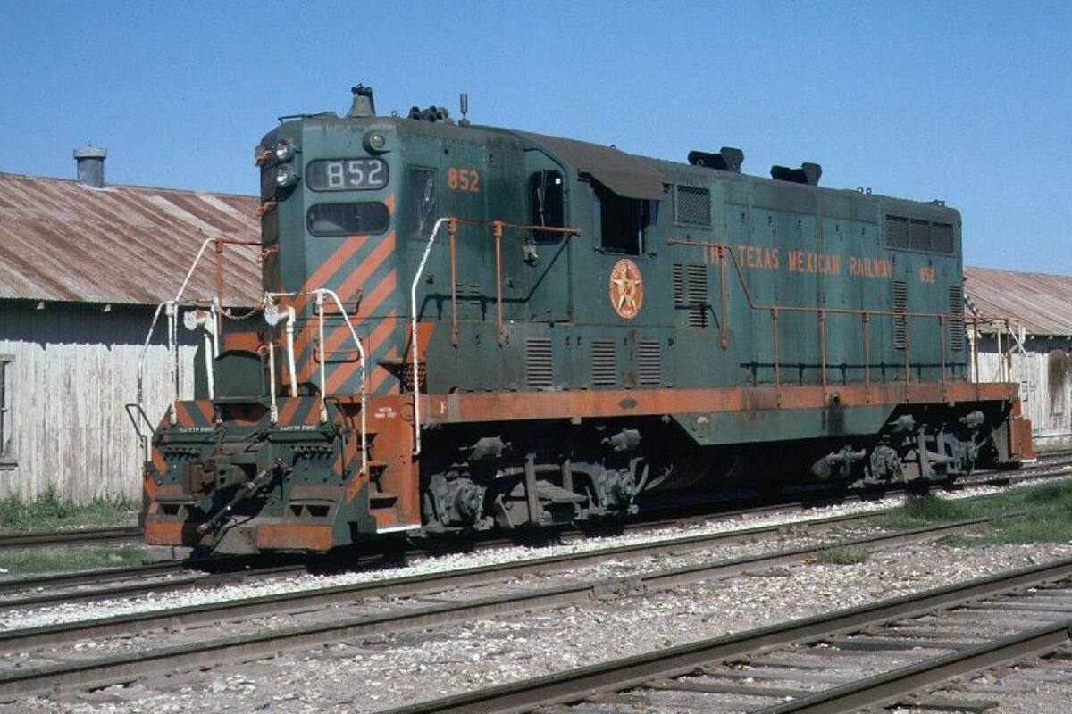 Ricardo Monreal busca reforma para modernizar sistema ferroviario mexicano