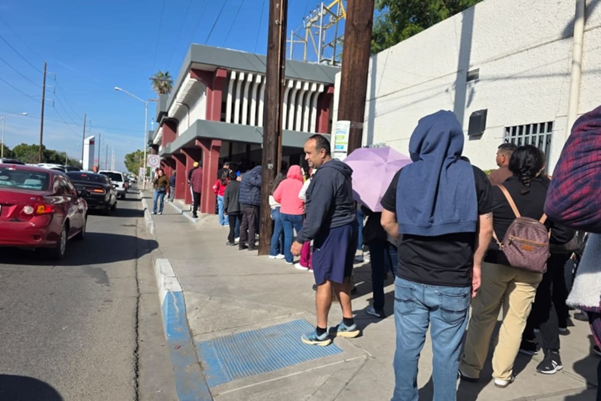 Más de dos horas de fila para renovar placas en SLRC