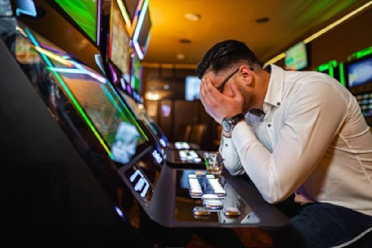 Asisten 11 personas a grupo de ayuda del IPEBC por ludopatía