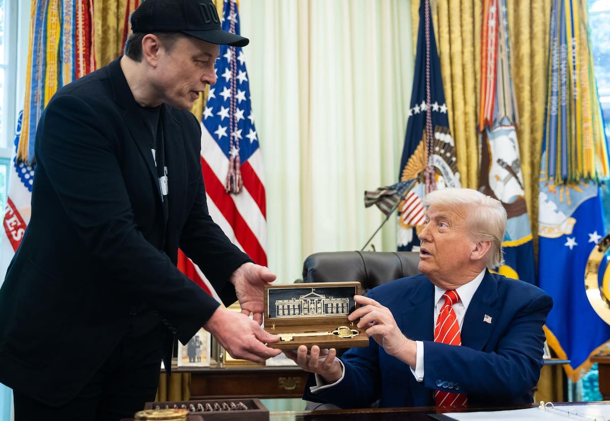US President Donald Trump and Elon Musk attend a press conference in the Oval Office at the White House in Washington, DC, USA, 30 May 2025. EFE/EPA/FRANCIS CHUNG / POOL