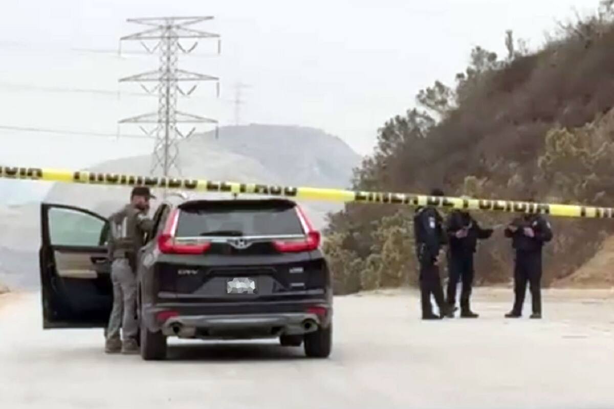 Localizan a hombre sin vida dentro de vehículo en bulevar 2000