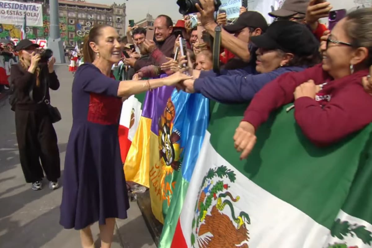 Llega Claudia Sheinbaum al Zócalo para celebración por 7 años de la 4T