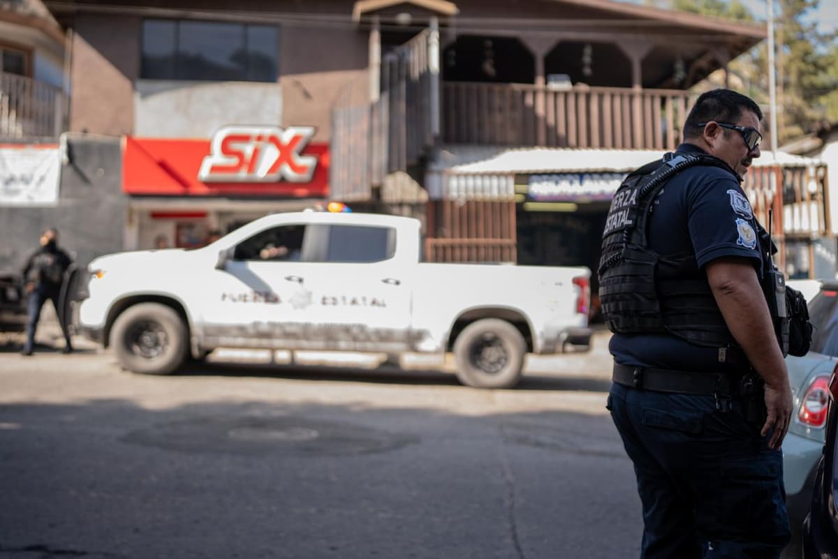 Un menor de 16 años resultó herido de bala y otro joven fue rescatado con vida luego de un operativo en la colonia Buena Vista. Foto: Border Zoom