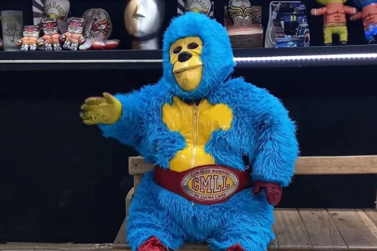 VIDEO: El luchador Kemonito genera preocupación tras impactante caída en función de lucha libre