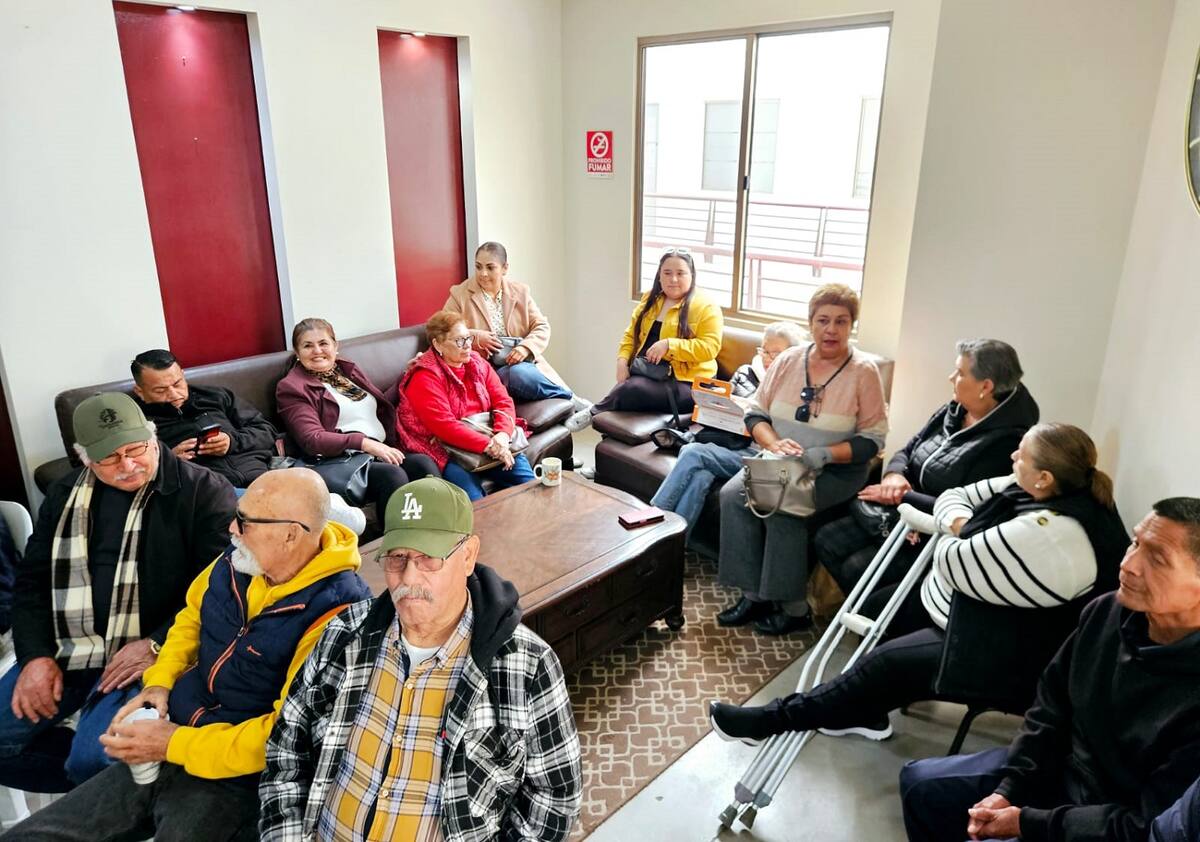 Hay 61 prejubilados esperando que la presidenta municipal, Claudia Agatón Muñiz, cumpla el compromiso de gestión de pago de jubilados y pensiones.