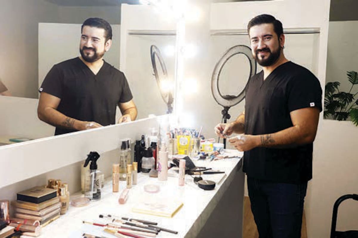 Una broma con su esposa hizo descubrir a Obed Monteverde su talento como maquillista