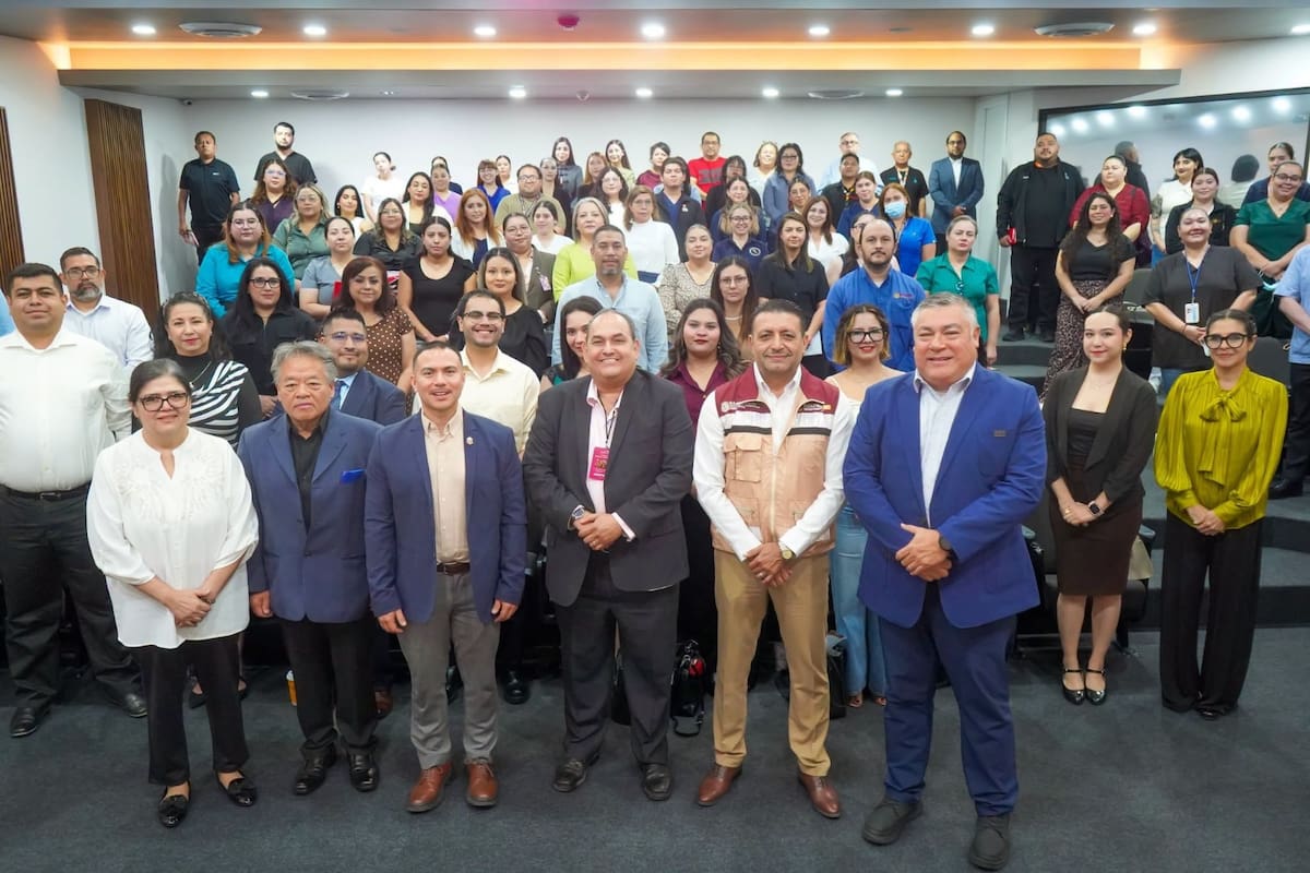 Capacitan a 75 profesionales de salud en vigilancia de medicamentos y dispositivos médicos