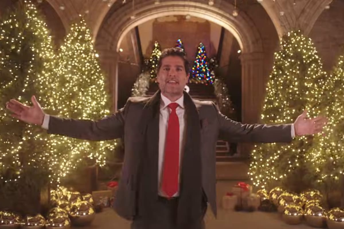 Eduardo Verástegui lleva su proyecto político a la Navidad con villancicos y símbolos religiosos