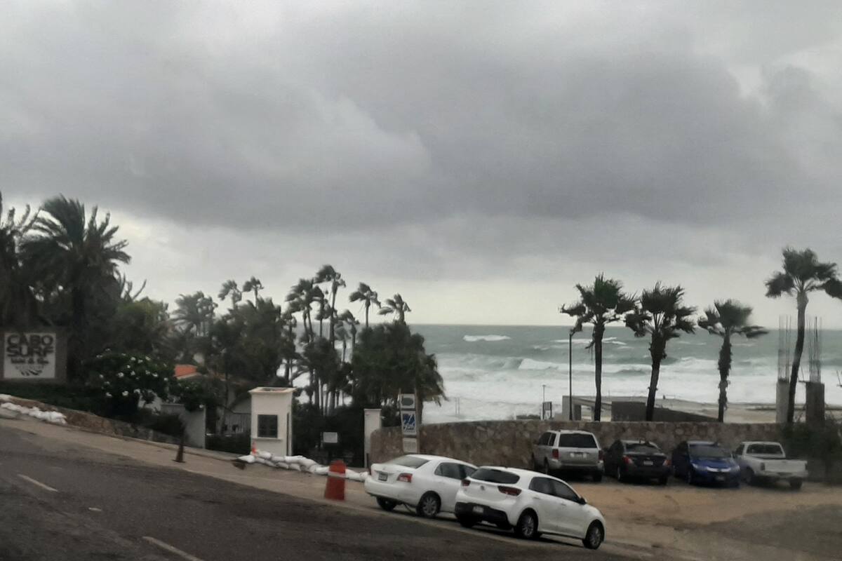 Kay se debilita a tormenta tropical, pero seguirán las lluvias fuertes