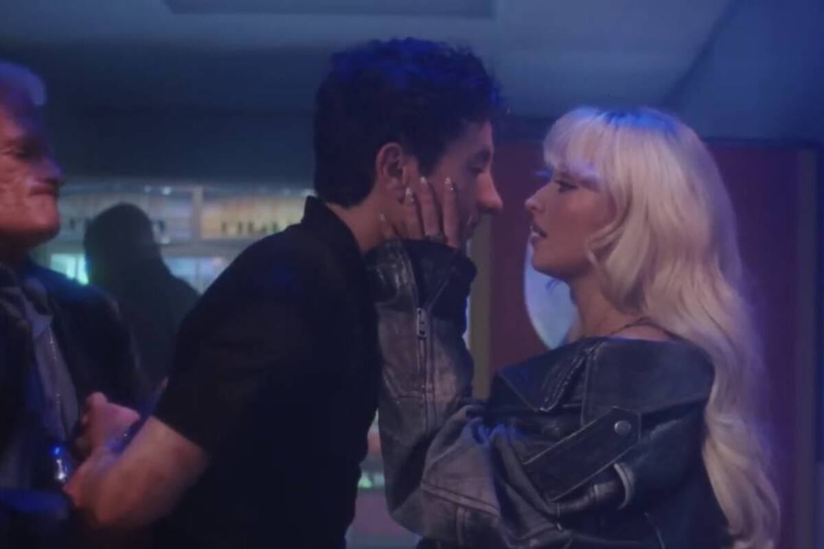 Sabrina Carpenter estrena "Please, Please, Please", con Barry Keoghan