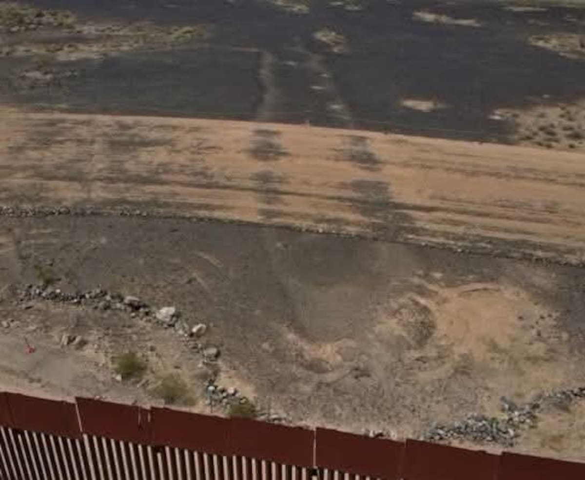 Más de 15 metros de los aproximadamente 83 que mide el geóglifo fueron dañados durante los trabajos de construcción del muro fronterizo.