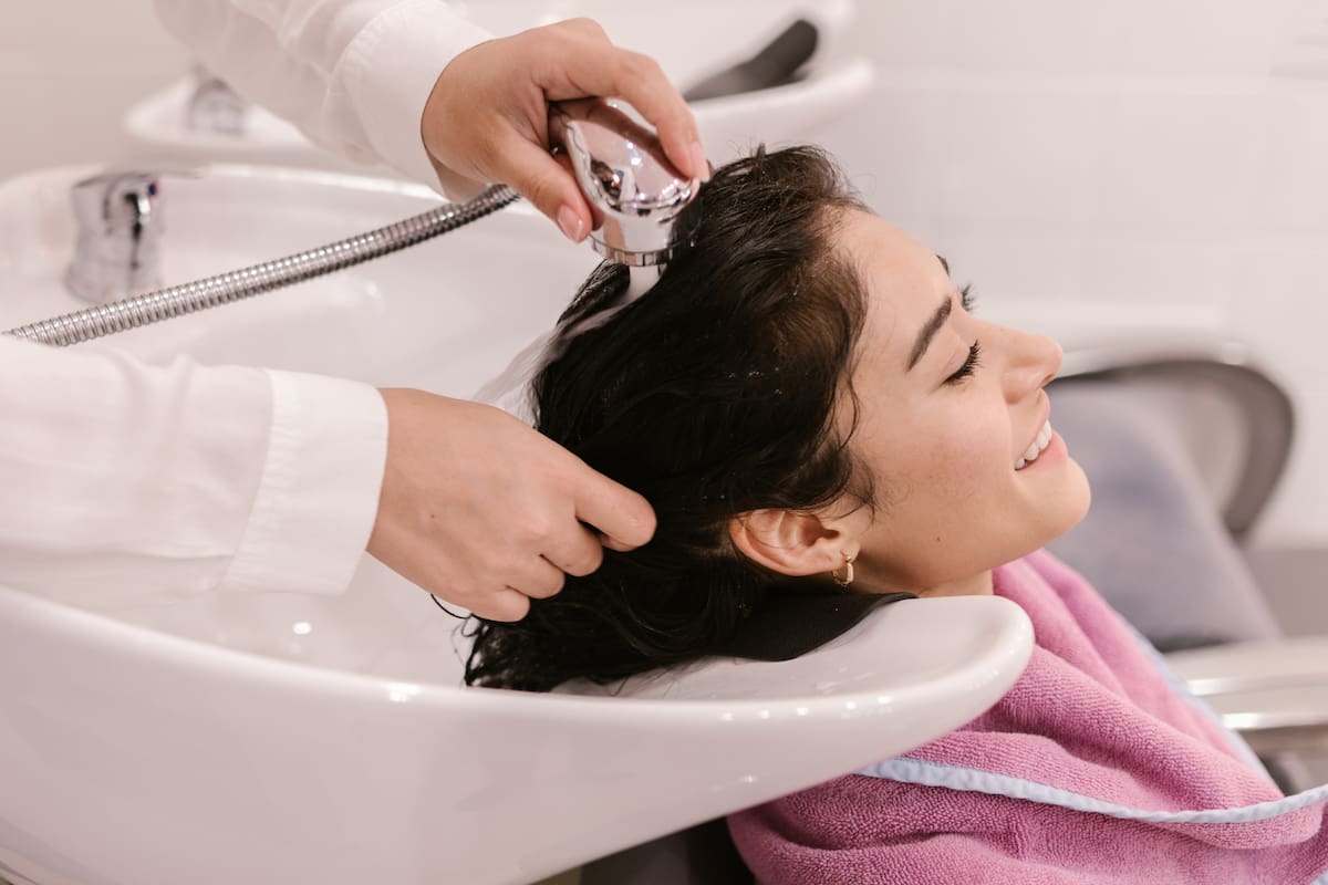 “Síndrome del salón de belleza”: peligro para la salud mientras te arreglas el cabello es más común de lo que crees