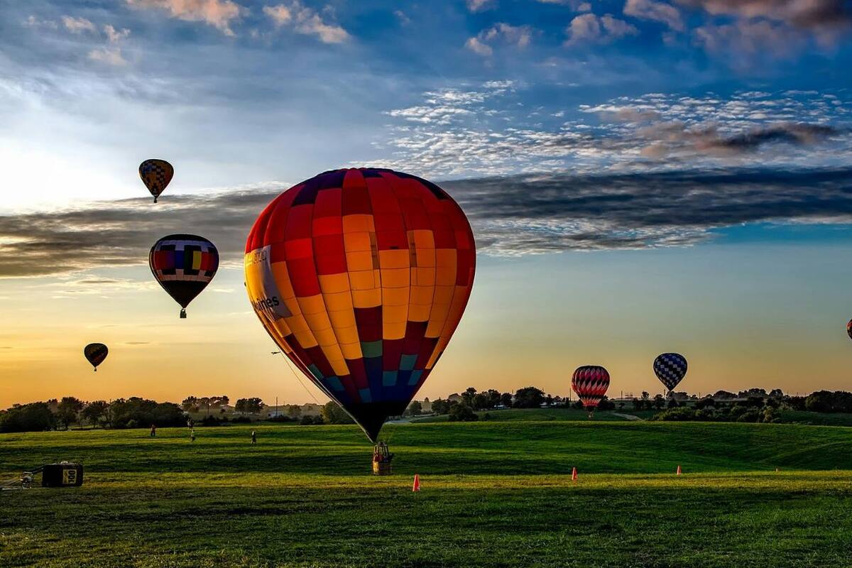 Cae globo aerostático con 30 pasajeros en Brasil: muere una mujer embarazada y hay varios heridos