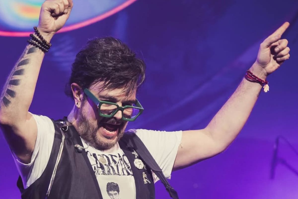 “¡Cállate, cállate soy el Dios Syntek!”: esto fue lo que Aleks Syntek dijo en aparente colapso emocional durante concierto del grito de independencia