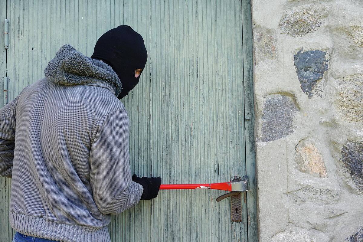 Roban vivienda en colonia Villas del Real; la propietaria dormía