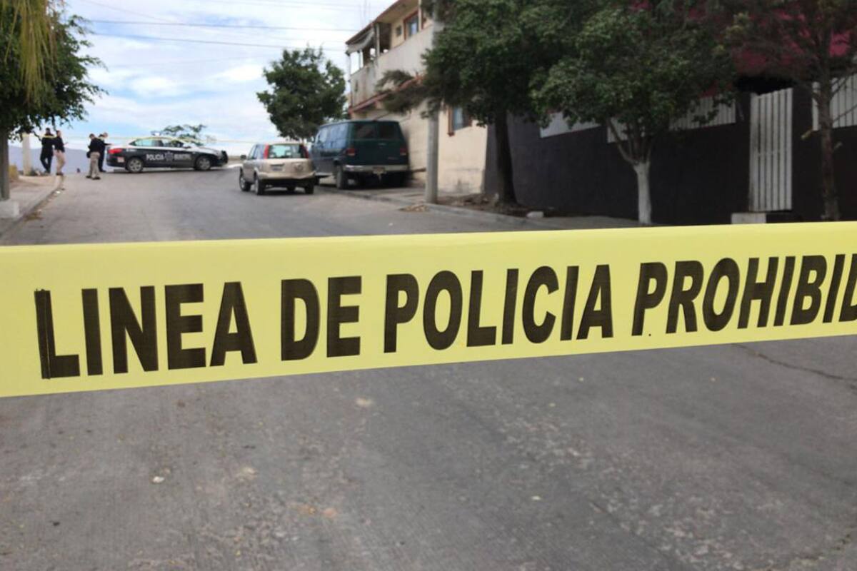 Hallan cuerpo dentro de auto en colonia El Pípila de Tijuana