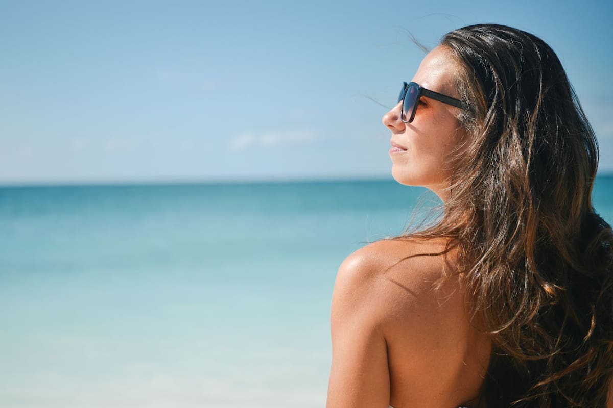 Tomar el sol sí es saludable, expertos revelan sus beneficios