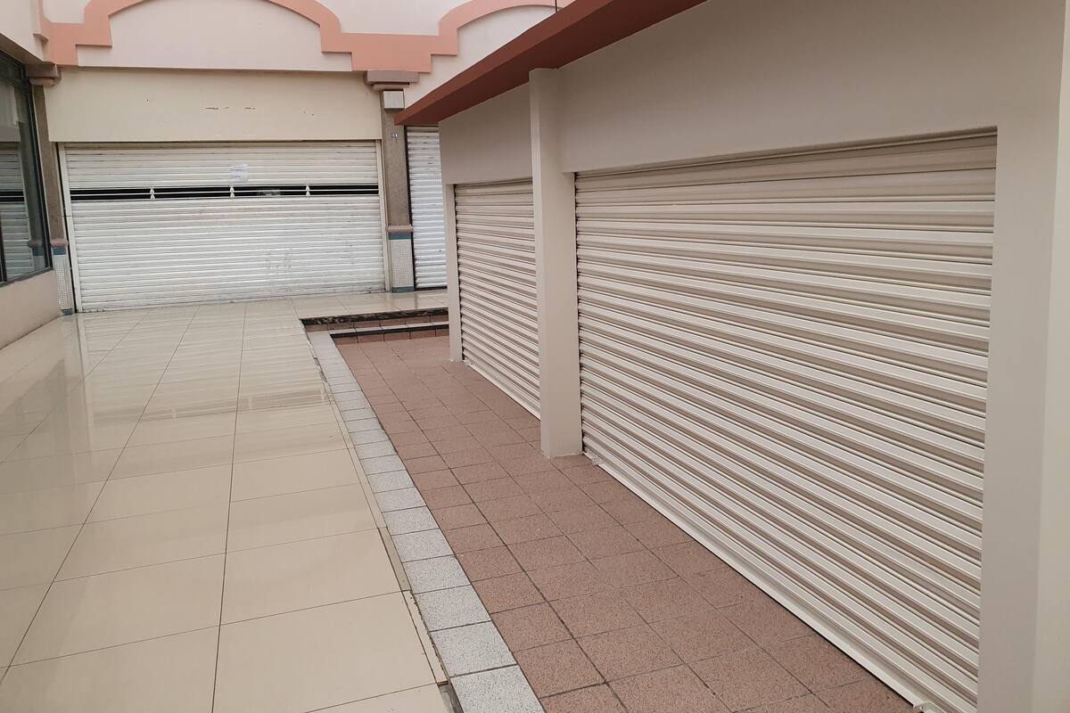 ¿Última batalla? Los pequeños negocios se aferran a sobrevivir