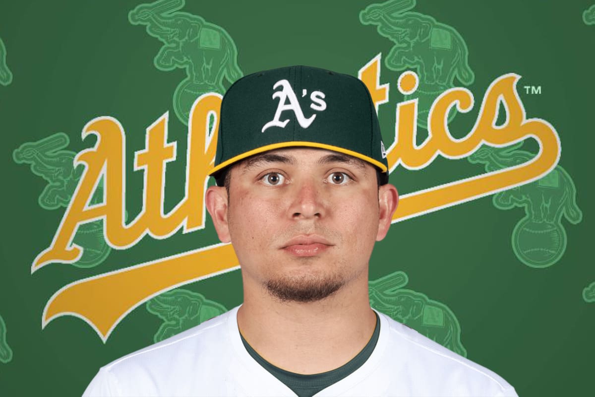 El sonorense Luis Urías pacta con los Atléticos