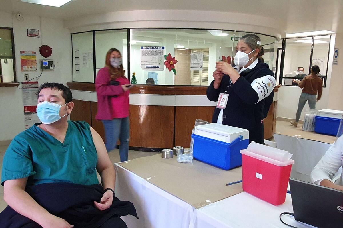 Aplican vacunas antiCovid-19 en Navojoa; serán 120 dosis para personal médico