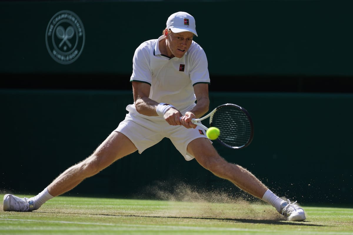 Jannik Sinner se mete en las semifinales de Wimbledon y pie en la lucha por la defensa del título