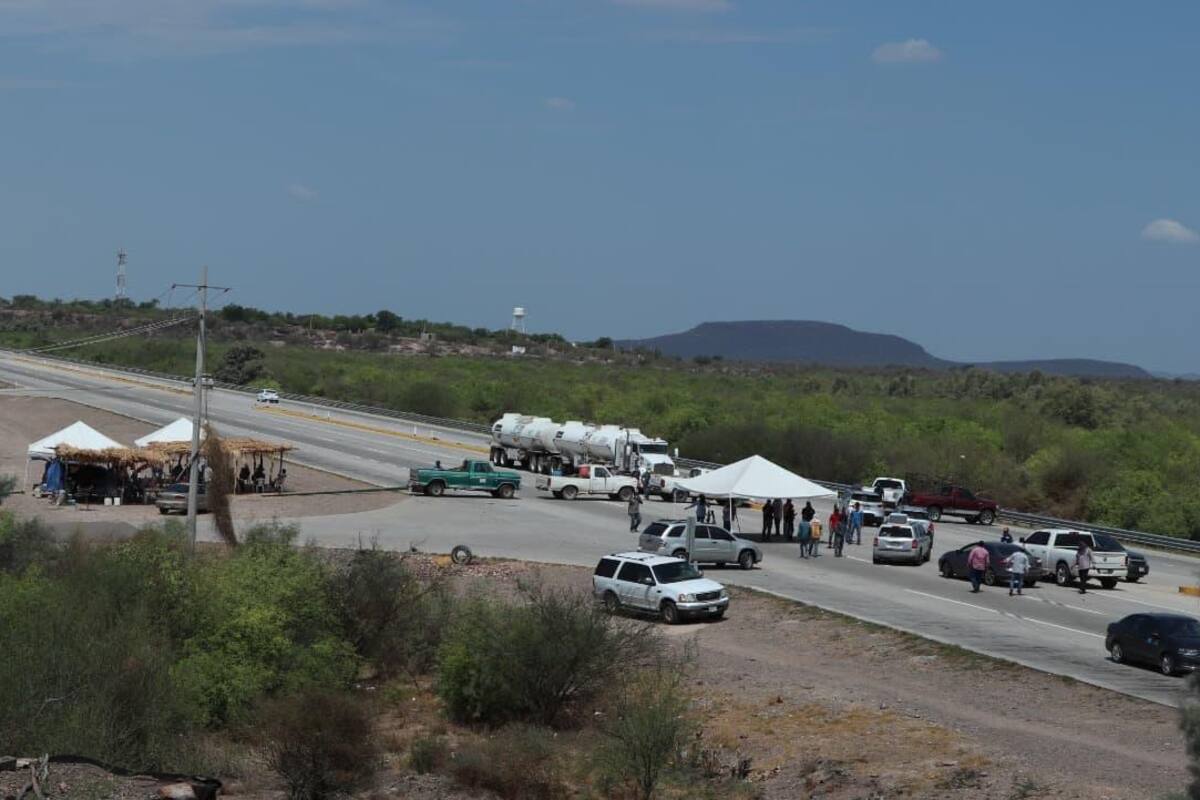 "Seguimos esperando que los compromisos se cumplan": Yaquis bloquean carretera Federal México 15