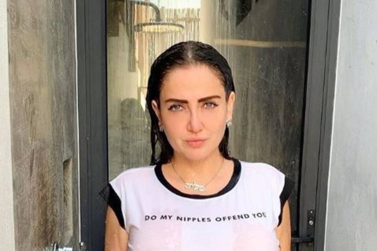 ¡Celia Lora fue golpeada por dos policías!