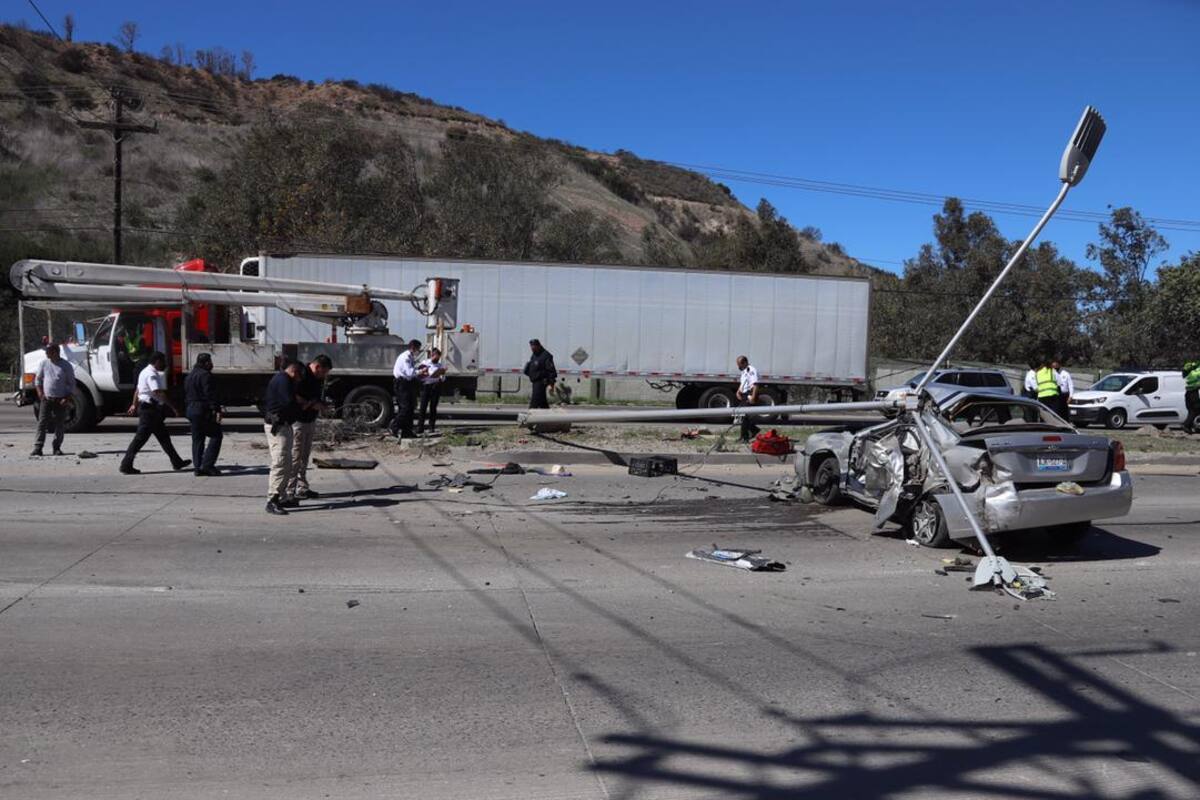 Fallece hombre prensado en accidente automovilístico en Tijuana