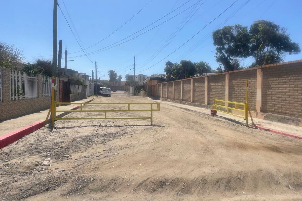 Acceso a playa en Rosarito entre el orden y desorden
