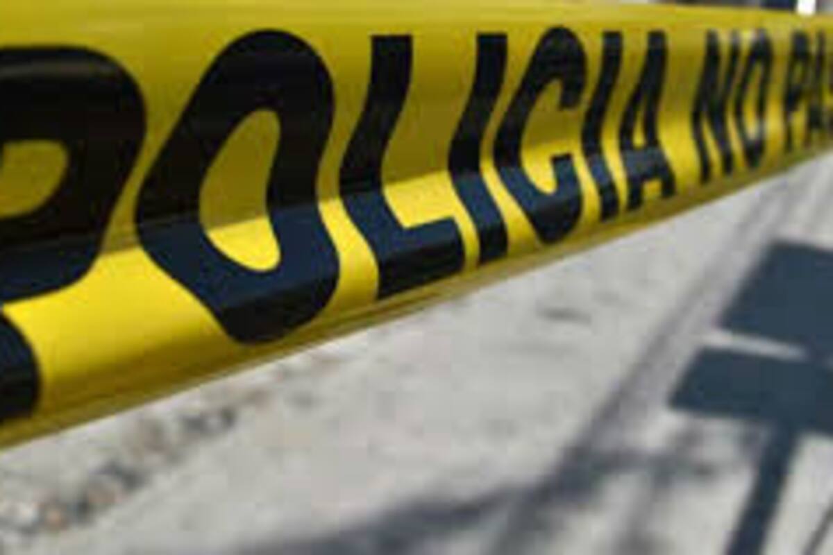 Policías disparan contra auto que pretendía arrollarlos, en SLRC